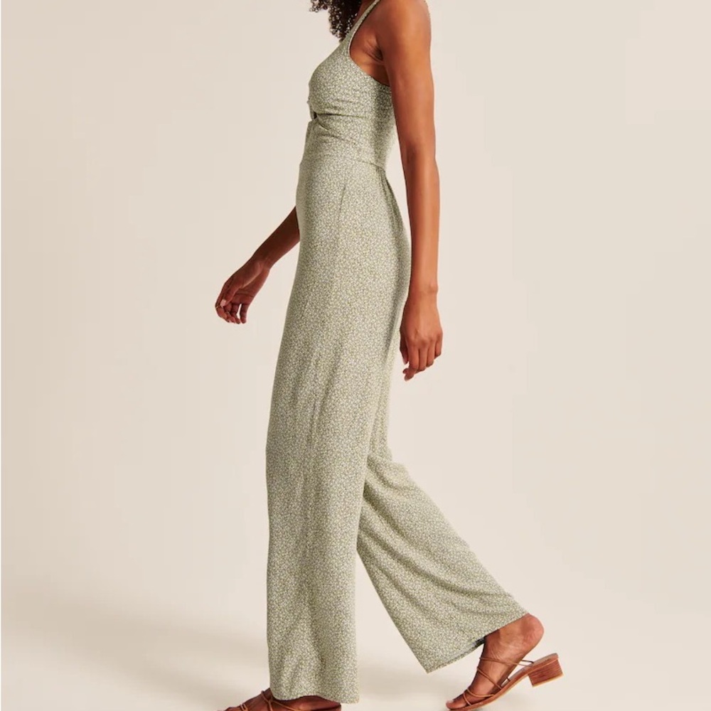 Abercrombie & Fitch | NWT | Twist Front Jumpsuit | Size S | Olive & White